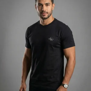 Camiseta Calvin Klein Jeans New Mono Logo Ck Issue Preta